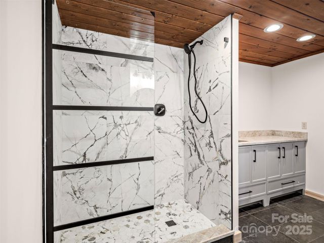 135 Grouse Point Road, Maggie Valley, NC 28751