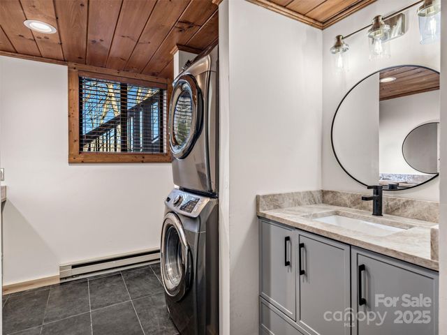 135 Grouse Point Road, Maggie Valley, NC 28751