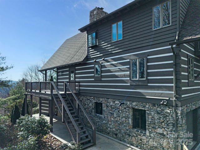 135 Grouse Point Road, Maggie Valley, NC 28751