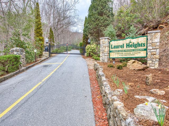 135 Grouse Point Road, Maggie Valley, NC 28751