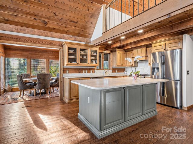 135 Grouse Point Road, Maggie Valley, NC 28751