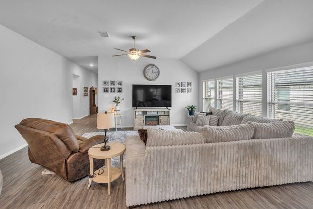 7118 Pampas Place, Venus, TX 76084