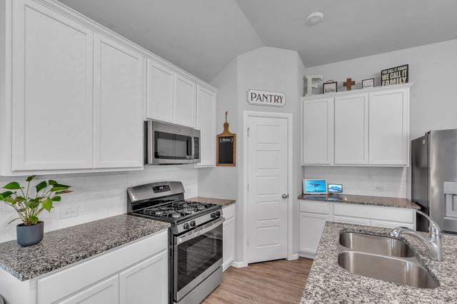 7118 Pampas Place, Venus, TX 76084