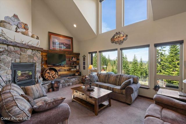 24102 N Derting RD, Hayden, ID 83835
