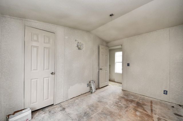 320 4th Street, San Leon, TX 77539