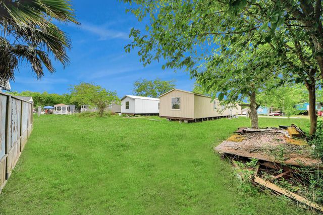 320 4th Street, San Leon, TX 77539