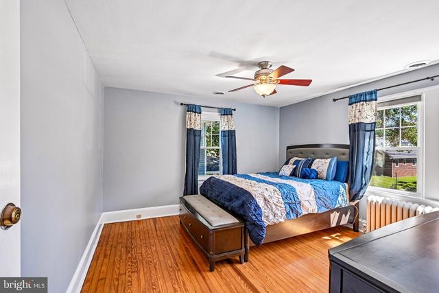 327 GREENWOOD AVE, Jenkintown, PA 19046