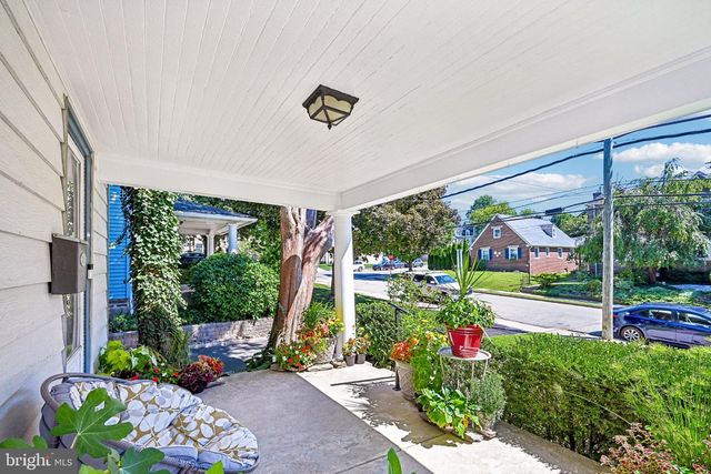 327 GREENWOOD AVE, Jenkintown, PA 19046