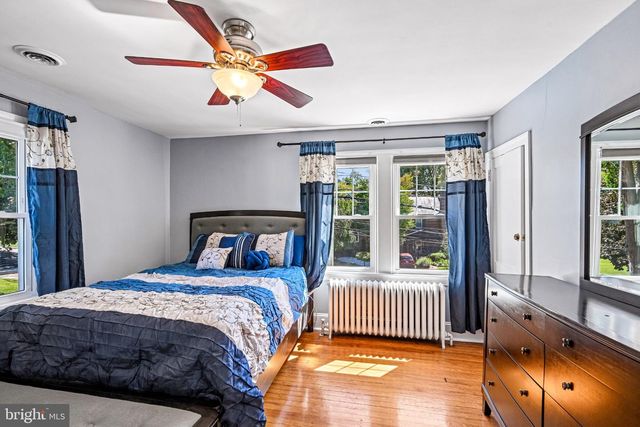 327 GREENWOOD AVE, Jenkintown, PA 19046