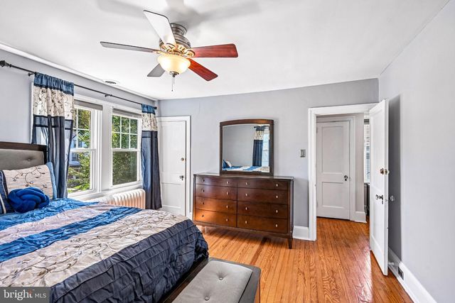 327 GREENWOOD AVE, Jenkintown, PA 19046