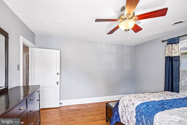 327 GREENWOOD AVE, Jenkintown, PA 19046