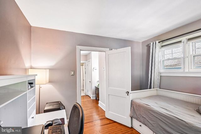 327 GREENWOOD AVE, Jenkintown, PA 19046