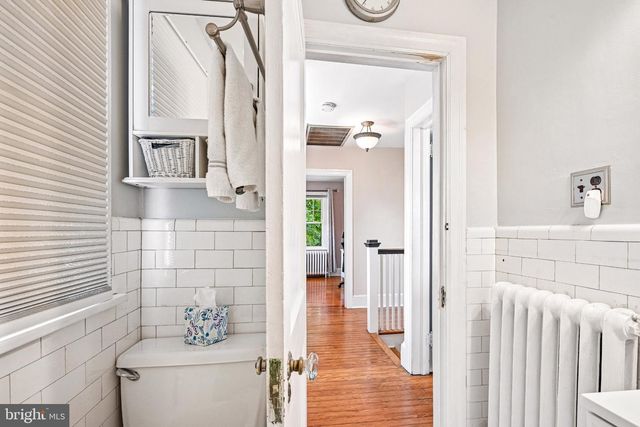 327 GREENWOOD AVE, Jenkintown, PA 19046