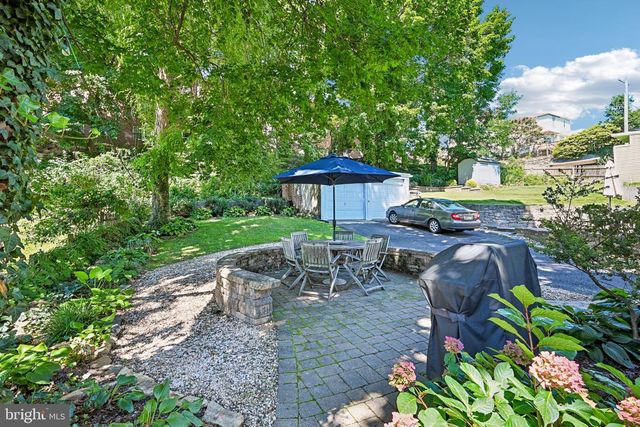 327 GREENWOOD AVE, Jenkintown, PA 19046