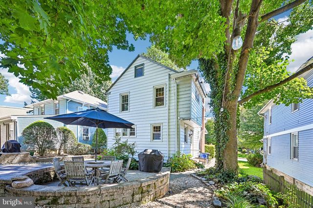 327 GREENWOOD AVE, Jenkintown, PA 19046