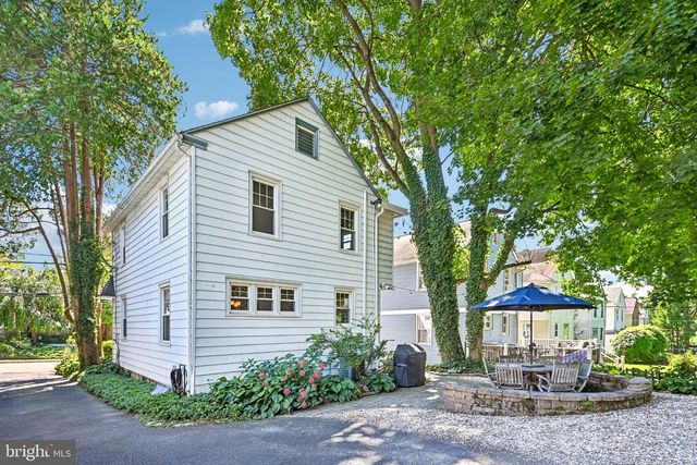 327 GREENWOOD AVE, Jenkintown, PA 19046