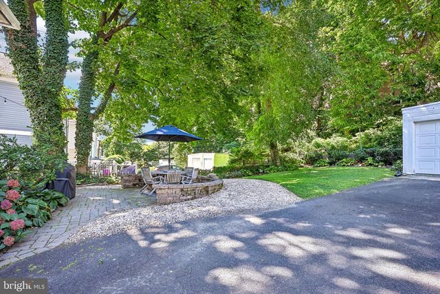 327 GREENWOOD AVE, Jenkintown, PA 19046