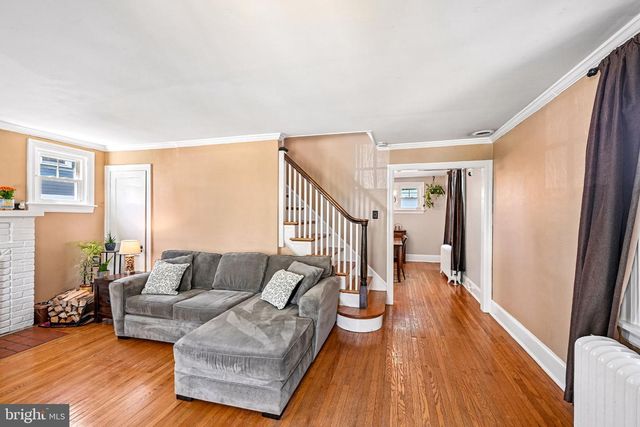 327 GREENWOOD AVE, Jenkintown, PA 19046