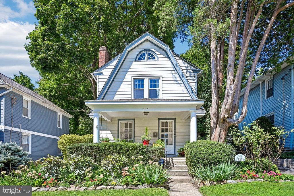 327 GREENWOOD AVE, Jenkintown, PA 19046