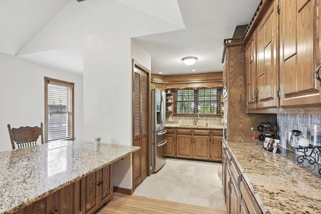 7953 County Lane 192, Carthage, MO 64836