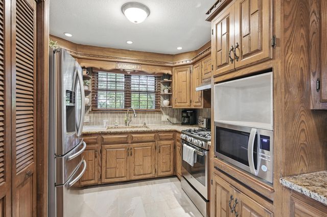 7953 County Lane 192, Carthage, MO 64836