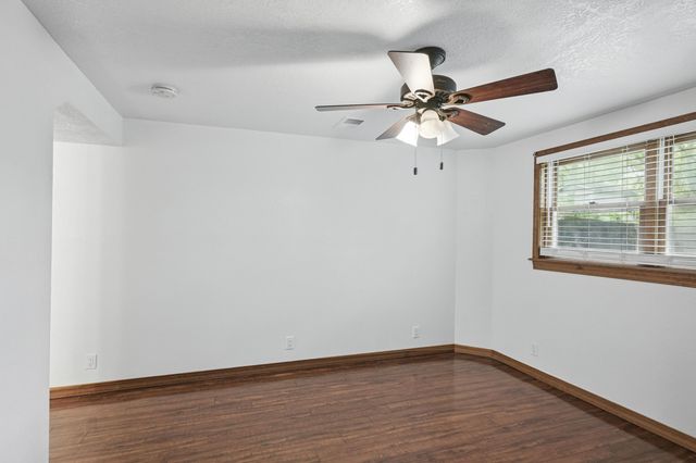7953 County Lane 192, Carthage, MO 64836