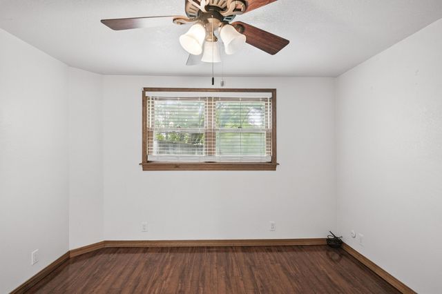 7953 County Lane 192, Carthage, MO 64836