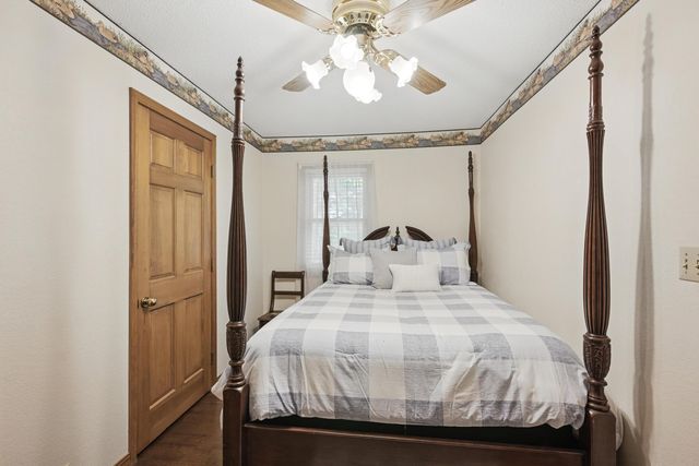 7953 County Lane 192, Carthage, MO 64836