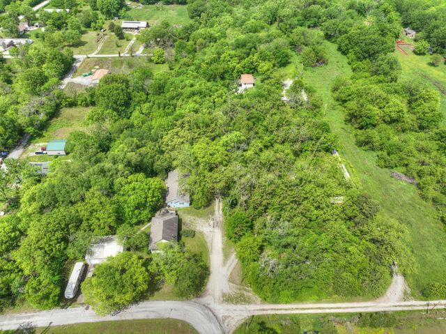 7953 County Lane 192, Carthage, MO 64836