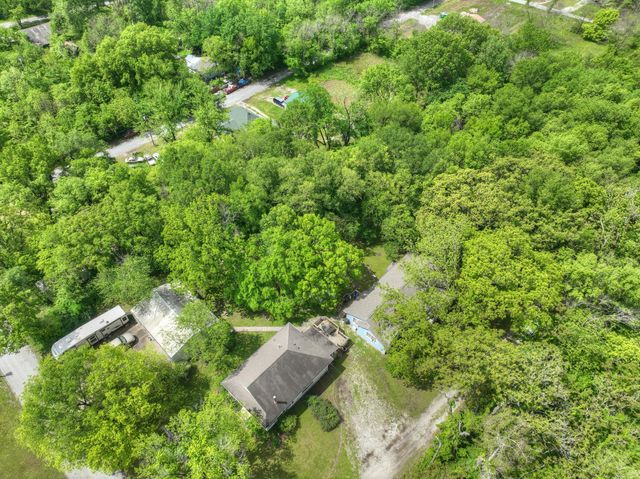 7953 County Lane 192, Carthage, MO 64836