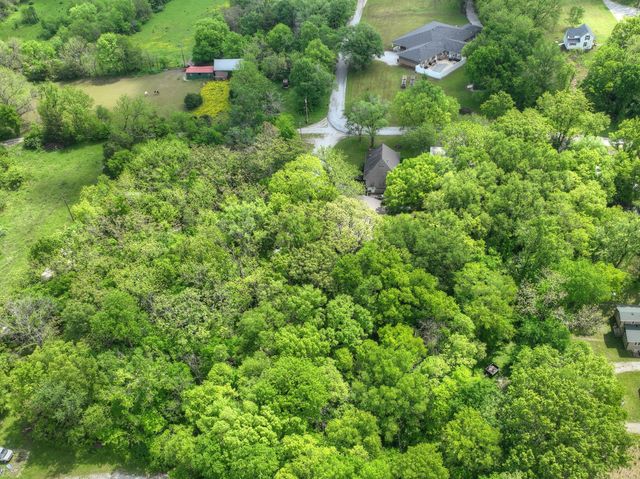 7953 County Lane 192, Carthage, MO 64836
