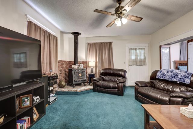 7953 County Lane 192, Carthage, MO 64836