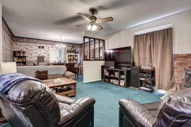 7953 County Lane 192, Carthage, MO 64836