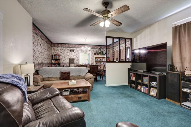7953 County Lane 192, Carthage, MO 64836