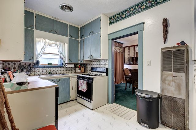 7953 County Lane 192, Carthage, MO 64836
