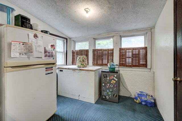 7953 County Lane 192, Carthage, MO 64836