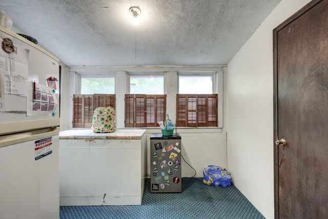 7953 County Lane 192, Carthage, MO 64836