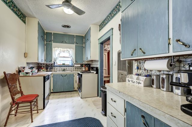 7953 County Lane 192, Carthage, MO 64836
