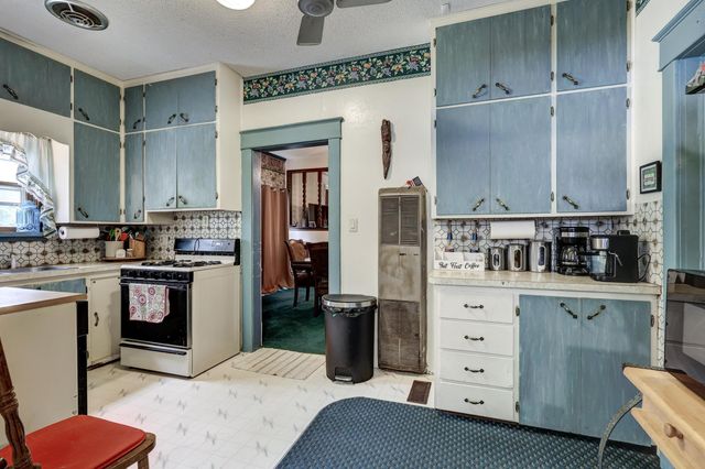 7953 County Lane 192, Carthage, MO 64836