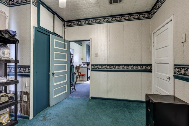 7953 County Lane 192, Carthage, MO 64836