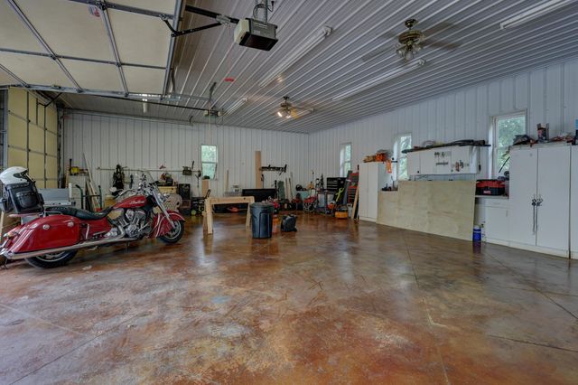 7953 County Lane 192, Carthage, MO 64836