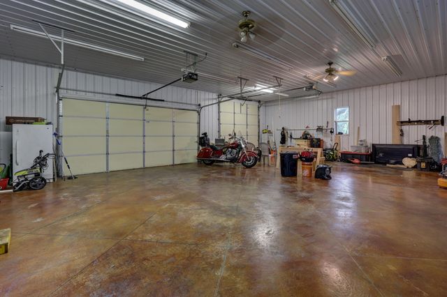 7953 County Lane 192, Carthage, MO 64836