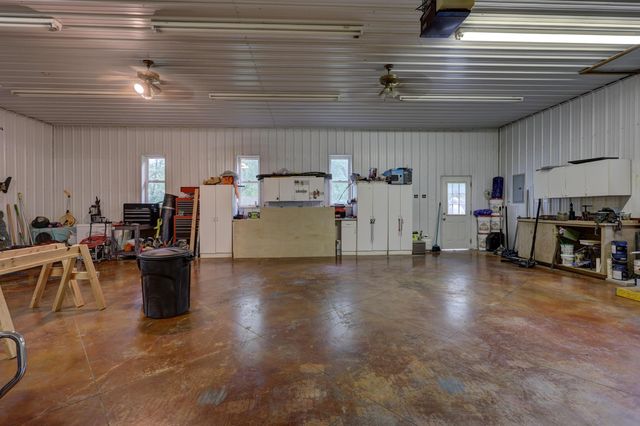 7953 County Lane 192, Carthage, MO 64836