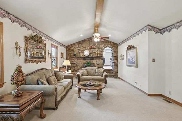 7953 County Lane 192, Carthage, MO 64836