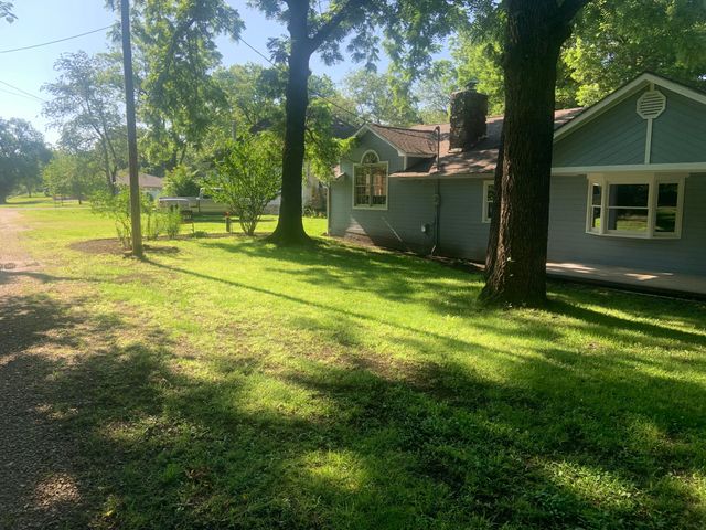7953 County Lane 192, Carthage, MO 64836