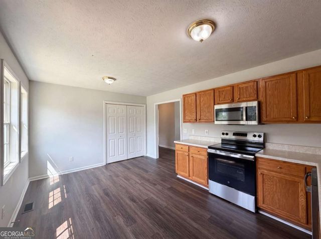 262 Lambert Overlook Circle, Carrollton, GA 30117