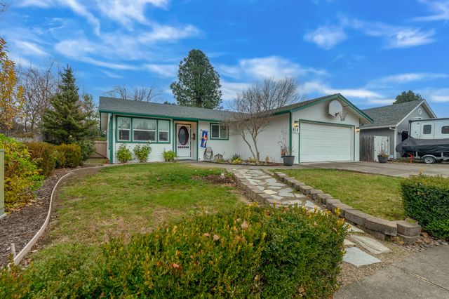 613 Glenn Way, Central Point, OR 97502