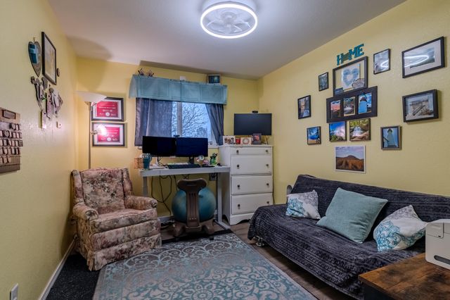 613 Glenn Way, Central Point, OR 97502