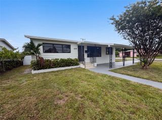 8340 NW 22nd Pl, Miami, FL 33147
