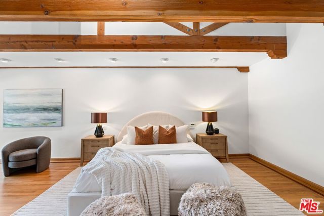 2200 Jeffersonia Way, Los Angeles, CA 90049